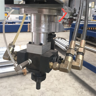 Máy tạo ống nhựa xoắn ốc HDPE Máy tạo bọt Polyurethane áp suất cao để sản xuất ống / Máy nhựa cách nhiệt trước